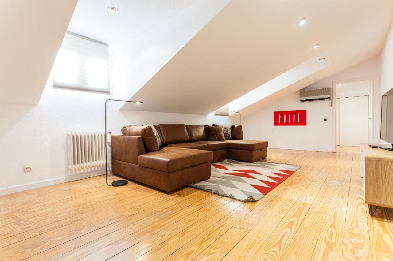 Apartamento Gran Via Terrace En Madrid Bagian luar foto